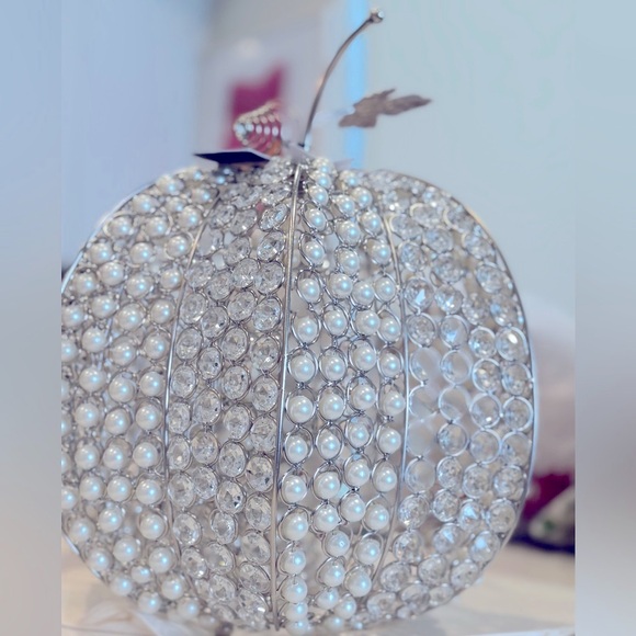 Pearls & Crystal Pumpkin - Picture 4 of 8